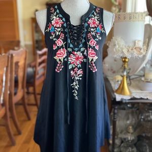 Embroidered Sleeveless Swing Top 🌺
